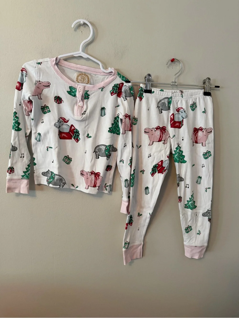 The Beaufort Bonnet Company Holiday Hippo Print Pajama Set